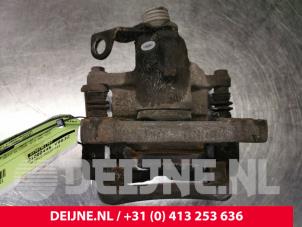 Gebrauchte Bremszange links hinten Renault Trafic (1FL/2FL/3FL/4FL) 1.6 dCi 115 Preis auf Anfrage angeboten von van Deijne Onderdelen Uden B.V.