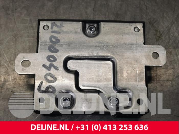 Begagnade Elektrisk bränslemodul Mercedes E (W213) E-220d 2.0 Turbo 16V Pris € 50,00 Marginaltabell erbjuds av van Deijne Onderdelen Uden B.V.