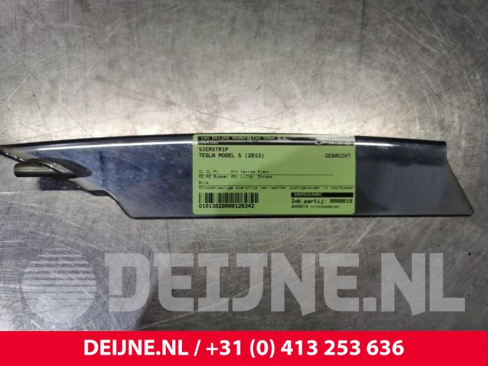 Używane Listwa ozdobna Tesla Model S 85 Cena € 20,00 Procedura marży oferowane przez van Deijne Onderdelen Uden B.V.