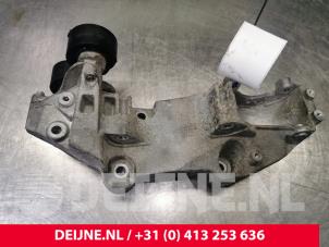 Used Alternator upper bracket Opel Vivaro 2.0 CDTI Price on request offered by van Deijne Onderdelen Uden B.V.