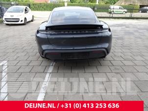 Gebrauchte Fenster hinten Porsche Taycan (Y1A) 4S Preis auf Anfrage angeboten von van Deijne Onderdelen Uden B.V.