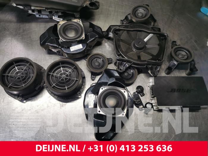 Używane Zestaw audio Audi S8 (D4) 4.0 Plus V8 TFSI 32V Cena € 500,00 Procedura marży oferowane przez van Deijne Onderdelen Uden B.V.