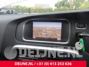 Gebrauchte Navigation Display Volvo V40 (MV) 2.0 T2 16V Preis auf Anfrage angeboten von van Deijne Onderdelen Uden B.V.