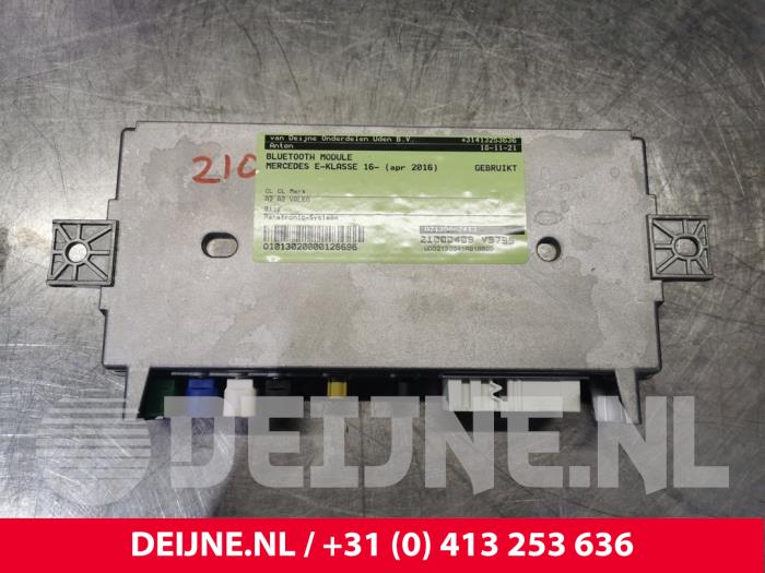 Używane Modul Bluetooth Mercedes E (W213) E-220d 2.0 Turbo 16V Cena € 230,00 Procedura marży oferowane przez van Deijne Onderdelen Uden B.V.