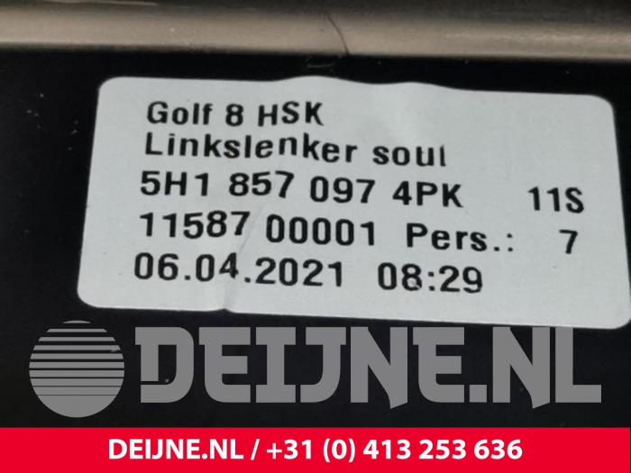 Guantera de un Volkswagen Golf VIII (CD1) 2.0 GTI 16V 2021