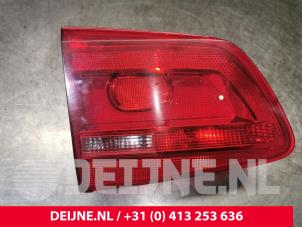 Gebrauchte Rücklicht links Volkswagen Touran (1T3) 2.0 TDI 16V 177 Preis € 25,00 Margenregelung angeboten von van Deijne Onderdelen Uden B.V.