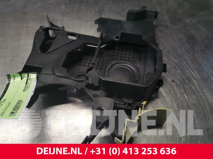 Usagé Couvercle de distribution Volvo V50 (MW) 2.4 20V Prix € 20,00 Règlement à la marge proposé par van Deijne Onderdelen Uden B.V.
