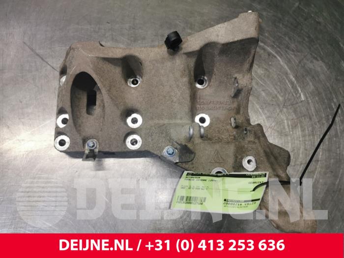 Used Engine mount Porsche Cayenne (9PA) 4.5 S V8 32V Price € 40,00 Margin scheme offered by van Deijne Onderdelen Uden B.V.