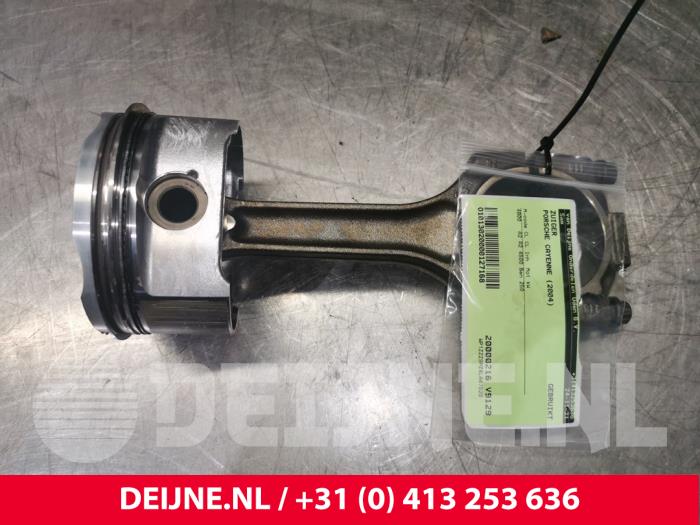 Usados Pistón Porsche Cayenne (9PA) 4.5 S V8 32V Precio € 120,00 Norma de margen ofrecido por van Deijne Onderdelen Uden B.V.