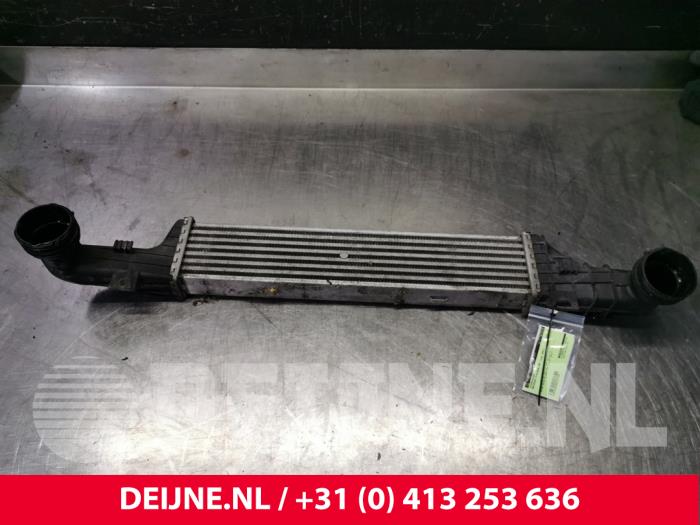 Usagé Intercooler Mercedes E (W210) 2.2 E-220 CDI 16V Prix € 30,00 Règlement à la marge proposé par van Deijne Onderdelen Uden B.V.
