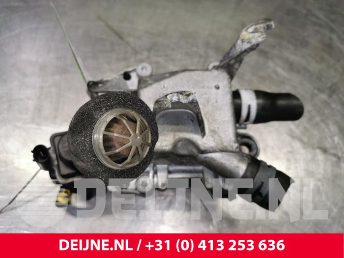 Używane Pompa wodna Mercedes E (W210) 2.2 E-220 CDI 16V Cena € 50,00 Procedura marży oferowane przez van Deijne Onderdelen Uden B.V.