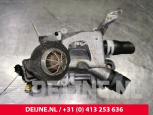 Gebrauchte Wasserpumpe Mercedes E (W210) 2.2 E-220 CDI 16V Preis € 50,00 Margenregelung angeboten von van Deijne Onderdelen Uden B.V.