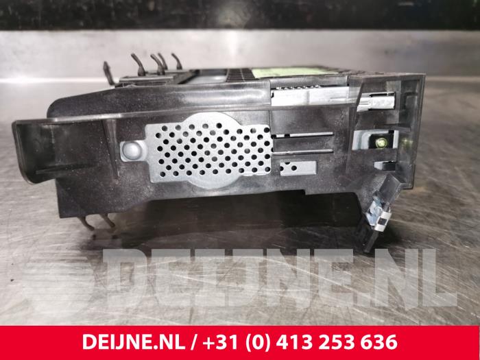 Unidad de control multimedia de un Volkswagen Golf VIII (CD1) 2.0 GTI 16V 2021