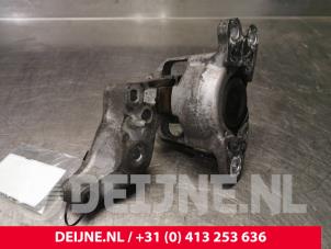 Usagé Support moteur Opel Vivaro 1.6 CDTI 95 Euro 6 Prix sur demande proposé par van Deijne Onderdelen Uden B.V.