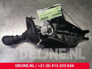 Usagé Levier de vitesse Opel Vivaro Prix € 75,00 Règlement à la marge proposé par van Deijne Onderdelen Uden B.V.