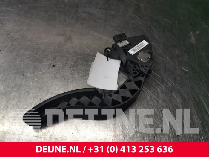 Accelerator pedal Opel Vivaro 180020024R