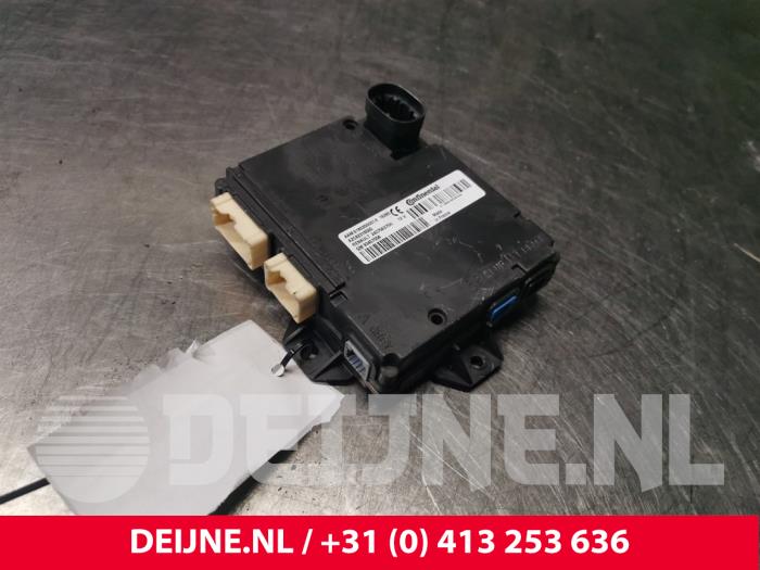 Usados Módulo electrónico central Opel Vivaro Precio € 121,00 IVA incluido ofrecido por van Deijne Onderdelen Uden B.V.