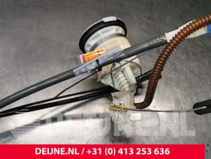 Used Electric fuel pump BMW Mini One/Cooper (R50) 1.6 16V Cooper Price € 50,00 Margin scheme offered by van Deijne Onderdelen Uden B.V.