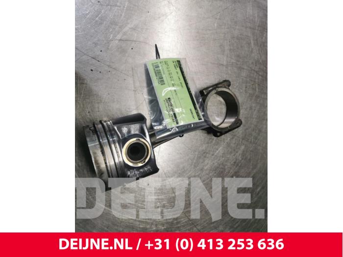 Usados Pistón Volkswagen Caddy IV 2.0 TDI 102 Precio € 121,00 IVA incluido ofrecido por van Deijne Onderdelen Uden B.V.