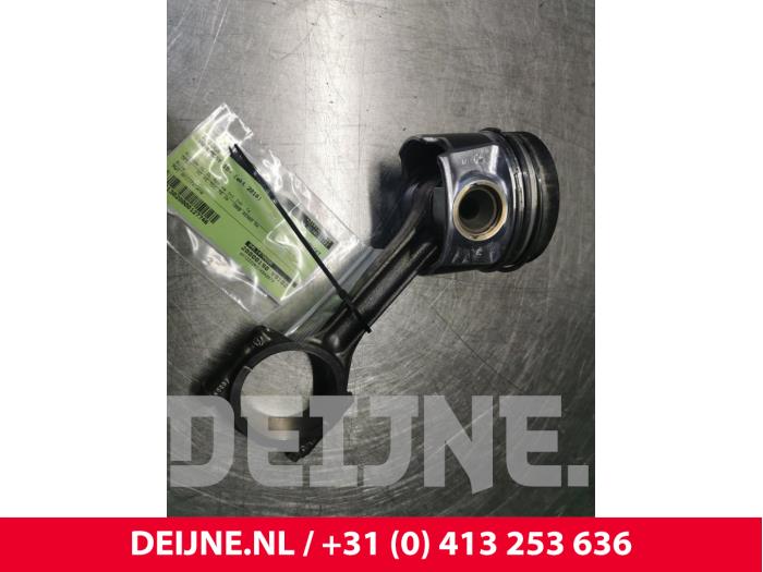 Usados Pistón Volkswagen Caddy IV 2.0 TDI 102 Precio € 121,00 IVA incluido ofrecido por van Deijne Onderdelen Uden B.V.