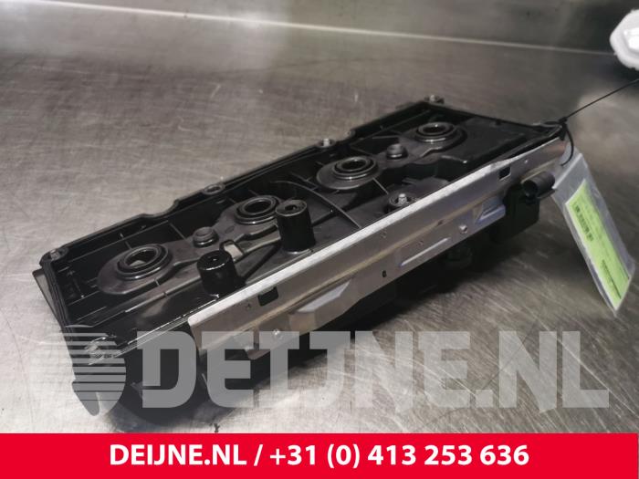Usagé Couvercle soupapes Volkswagen Caddy IV 2.0 TDI 102 Prix € 90,75 Prix TTC proposé par van Deijne Onderdelen Uden B.V.
