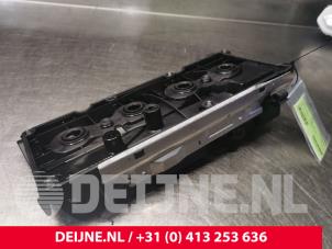 Used Rocker cover Volkswagen Caddy IV 2.0 TDI 102 Price € 90,75 Inclusive VAT offered by van Deijne Onderdelen Uden B.V.