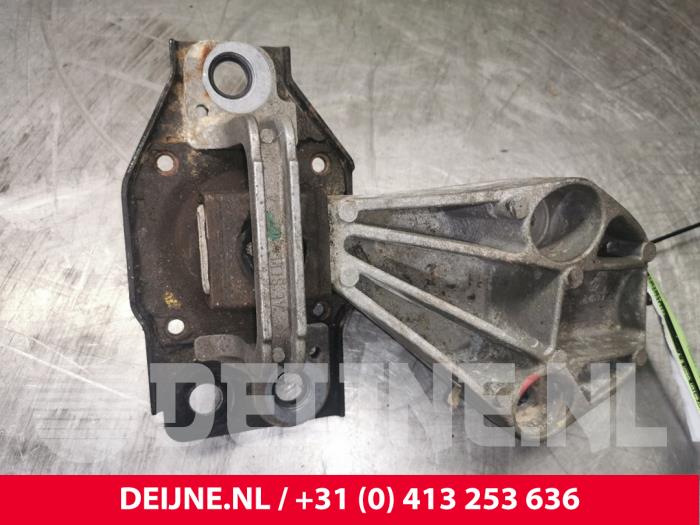 Used Engine mount Renault Kangoo Express (FW) 1.5 dCi 105 FAP Price € 30,25 Inclusive VAT offered by van Deijne Onderdelen Uden B.V.