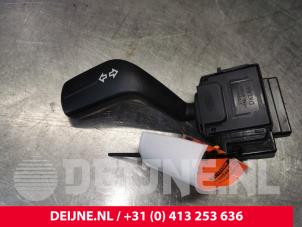Usados Interruptor de indicador de dirección Ford Transit Tourneo 2.2 TDCi 16V Euro 5 Precio € 24,20 IVA incluido ofrecido por van Deijne Onderdelen Uden B.V.