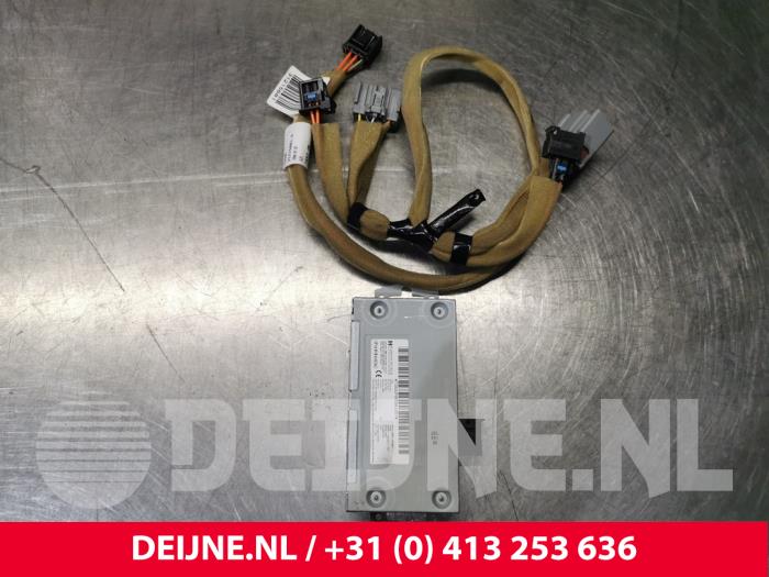Module USB from a Volvo XC60 I (DZ) 2.4 D5 20V AWD 2012
