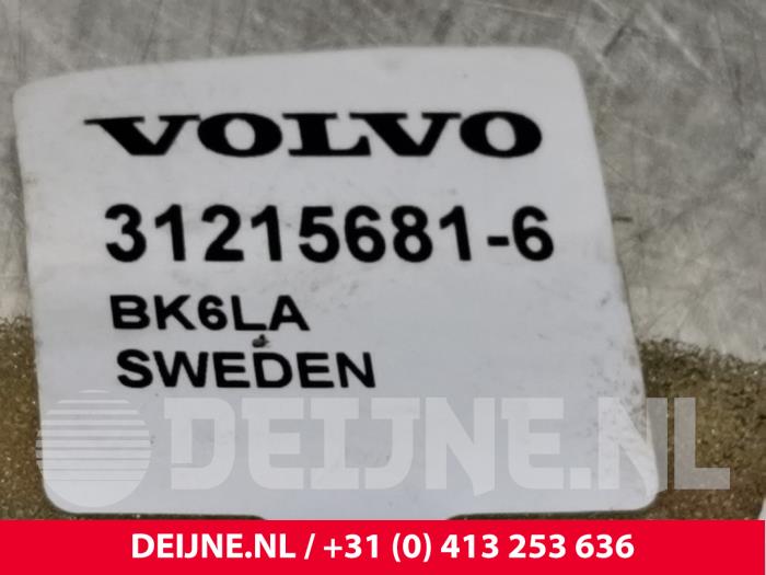 Module USB from a Volvo XC60 I (DZ) 2.4 D5 20V AWD 2012