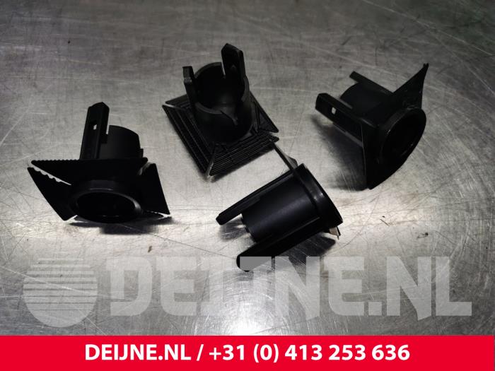 Pdc houder from a Volvo XC90 I  2006