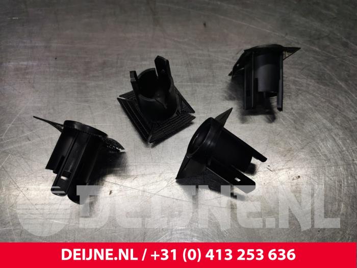Pdc houder from a Volvo XC90 I  2006