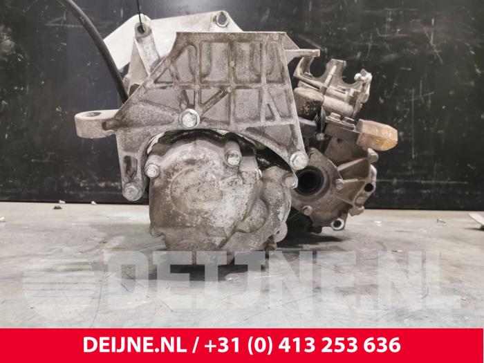 Gearbox from a Fiat Punto Evo (199) 1.3 JTD Multijet 85 16V Euro 5 2011