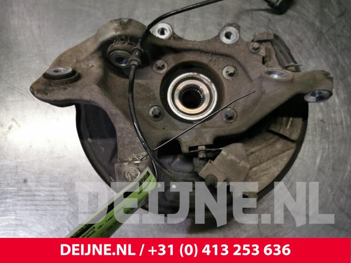 Knuckle, rear left from a Mercedes-Benz E (W213) E-220d 2.0 Turbo 16V 2016
