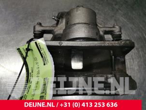 Usagé Etrier de frein (pince) avant gauche Peugeot Partner (EF/EU) 1.5 BlueHDi 100 Prix sur demande proposé par van Deijne Onderdelen Uden B.V.