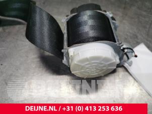 Usagé Ceinture de sécurité arrière droite Renault Twingo III (AH) 0.9 Energy TCE 90 12V Prix € 50,00 Règlement à la marge proposé par van Deijne Onderdelen Uden B.V.