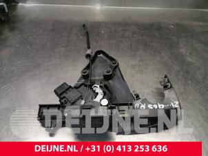 Gebrauchte Türschlossmechanik 4-türig rechts vorne Volvo S40 (MS) 2.5 T5 20V Preis auf Anfrage angeboten von van Deijne Onderdelen Uden B.V.