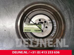 Usagé Volant d'inertie masse double Renault Twingo III (AH) 0.9 Energy TCE 90 12V Prix € 100,00 Règlement à la marge proposé par van Deijne Onderdelen Uden B.V.