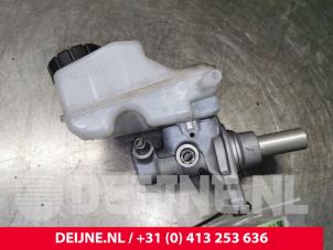 Usagé Cylindre de frein principal Renault Twingo III (AH) 0.9 Energy TCE 90 12V Prix € 25,00 Règlement à la marge proposé par van Deijne Onderdelen Uden B.V.