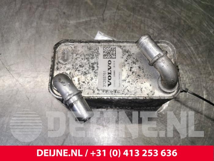 Oil cooler from a Volvo V60 I (FW/GW) 2.0 D4 16V 2015
