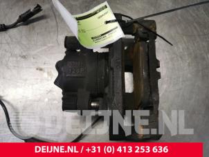 Used Front brake calliper, left BMW 3 serie Touring (F31) 320i 2.0 16V Price € 50,00 Margin scheme offered by van Deijne Onderdelen Uden B.V.