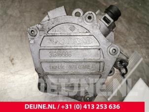 Used Vacuum pump (diesel) Volvo V60 I (FW/GW) 2.0 D4 16V Price € 60,00 Margin scheme offered by van Deijne Onderdelen Uden B.V.