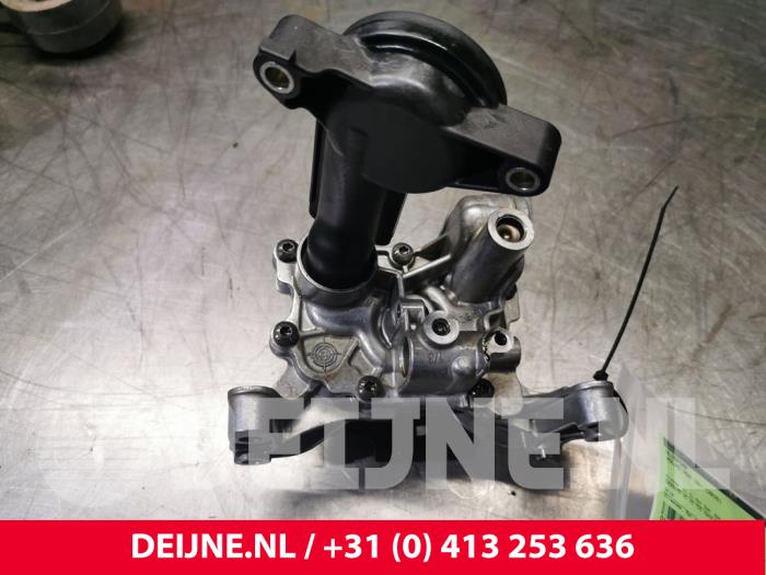 Gebrauchte Ölpumpe Volvo V60 I (FW/GW) 2.0 D4 16V Preis € 125,00 Margenregelung angeboten von van Deijne Onderdelen Uden B.V.