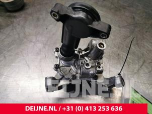 Used Oil pump Volvo V60 I (FW/GW) 2.0 D4 16V Price € 125,00 Margin scheme offered by van Deijne Onderdelen Uden B.V.