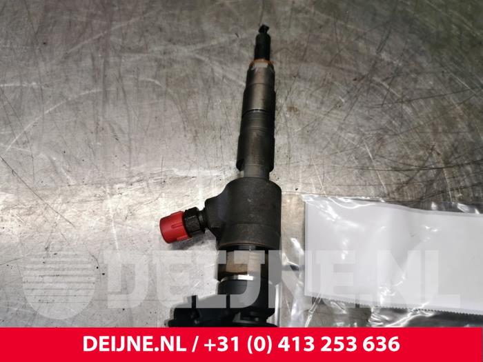 Injector (diesel) from a Peugeot Partner (GC/GF/GG/GJ/GK) 1.6 HDI 90 2014