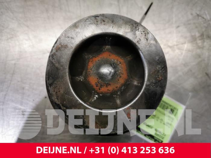 Usados Pistón Citroen Jumper (U9) 2.0 Blue HDi 130 Precio € 72,60 IVA incluido ofrecido por van Deijne Onderdelen Uden B.V.