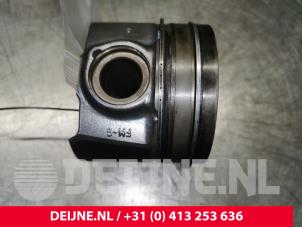 Used Piston Citroen Jumper (U9) 2.0 BlueHDi 130 Price € 72,60 Inclusive VAT offered by van Deijne Onderdelen Uden B.V.
