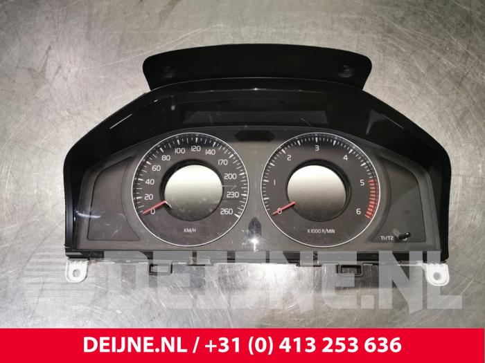 Cuentakilómetros de un Volvo V70 (BW) 1.6 DRIVe 16V 2010