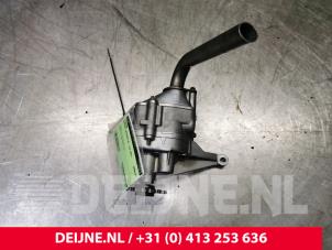Usagé Pompe à huile Mercedes Sprinter 3,5t (906.73) 315 CDI 16V Prix € 90,75 Prix TTC proposé par van Deijne Onderdelen Uden B.V.