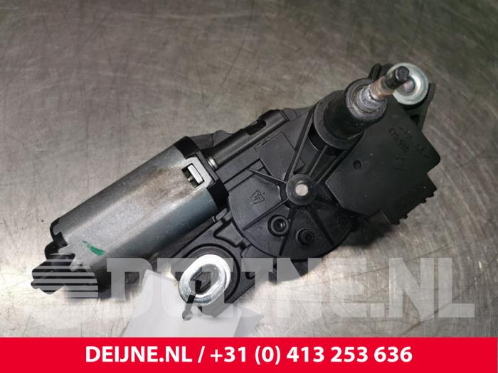 Rear wiper motor from a Volkswagen Caddy III (2KA,2KH,2CA,2CH) 1.6 TDI 16V 2015